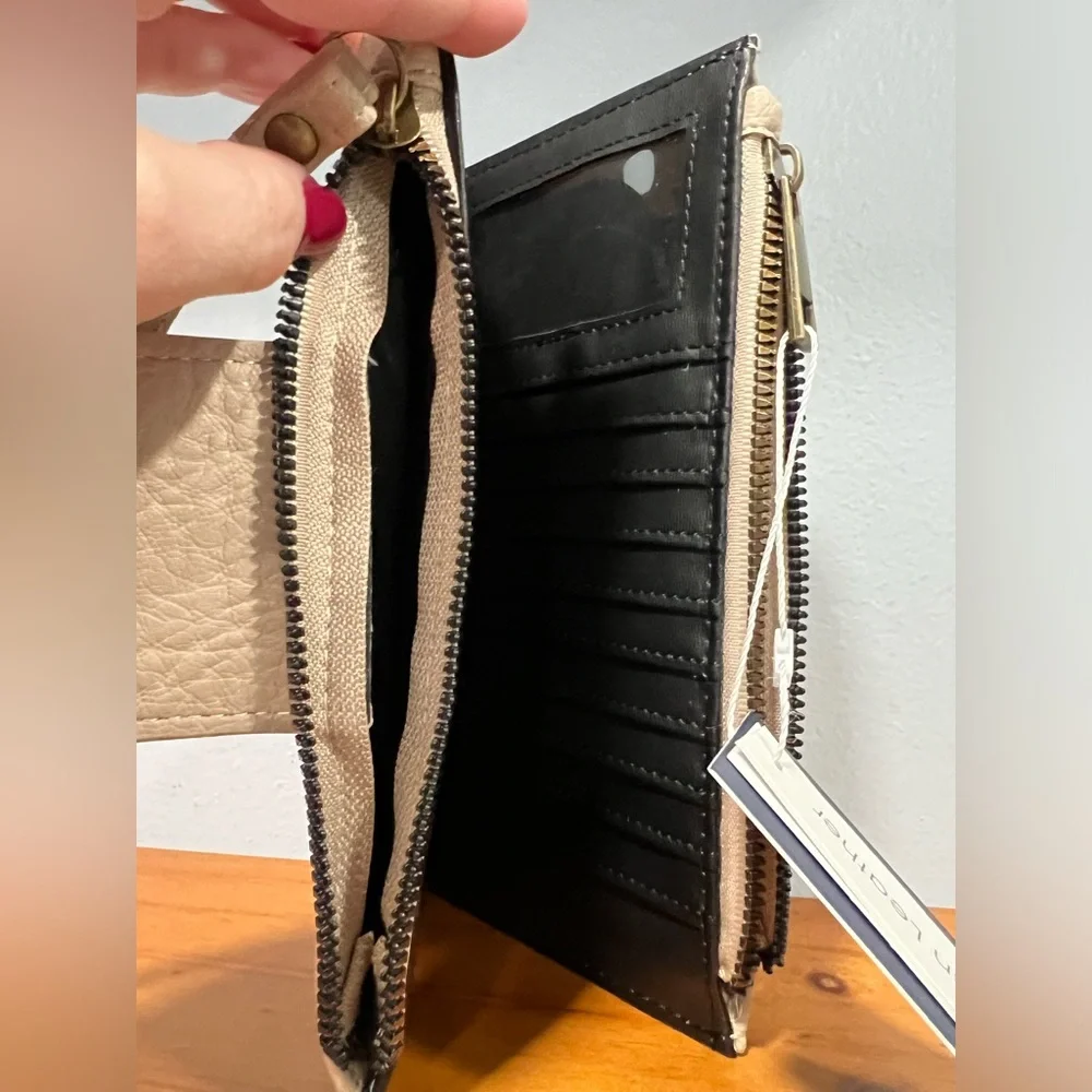 WHITE MOUNTAIN NWT Beige Snap Button Zipper Women's Vegan Leather Bi Fold Wallet